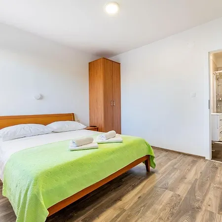 Nur 300 Meter Vom Entfernt Baška