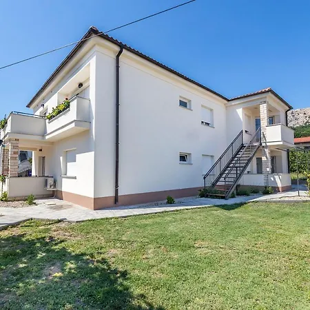 Nur 300 Meter Vom Entfernt * Baška